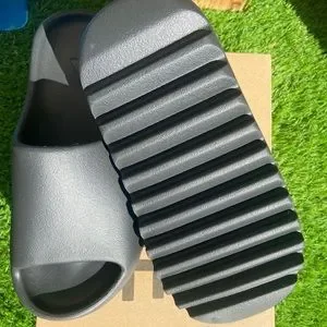 Yeezy | Shoes | Yeezy Slide Onyx Size 9m Brandnew Authentic  display picture 1